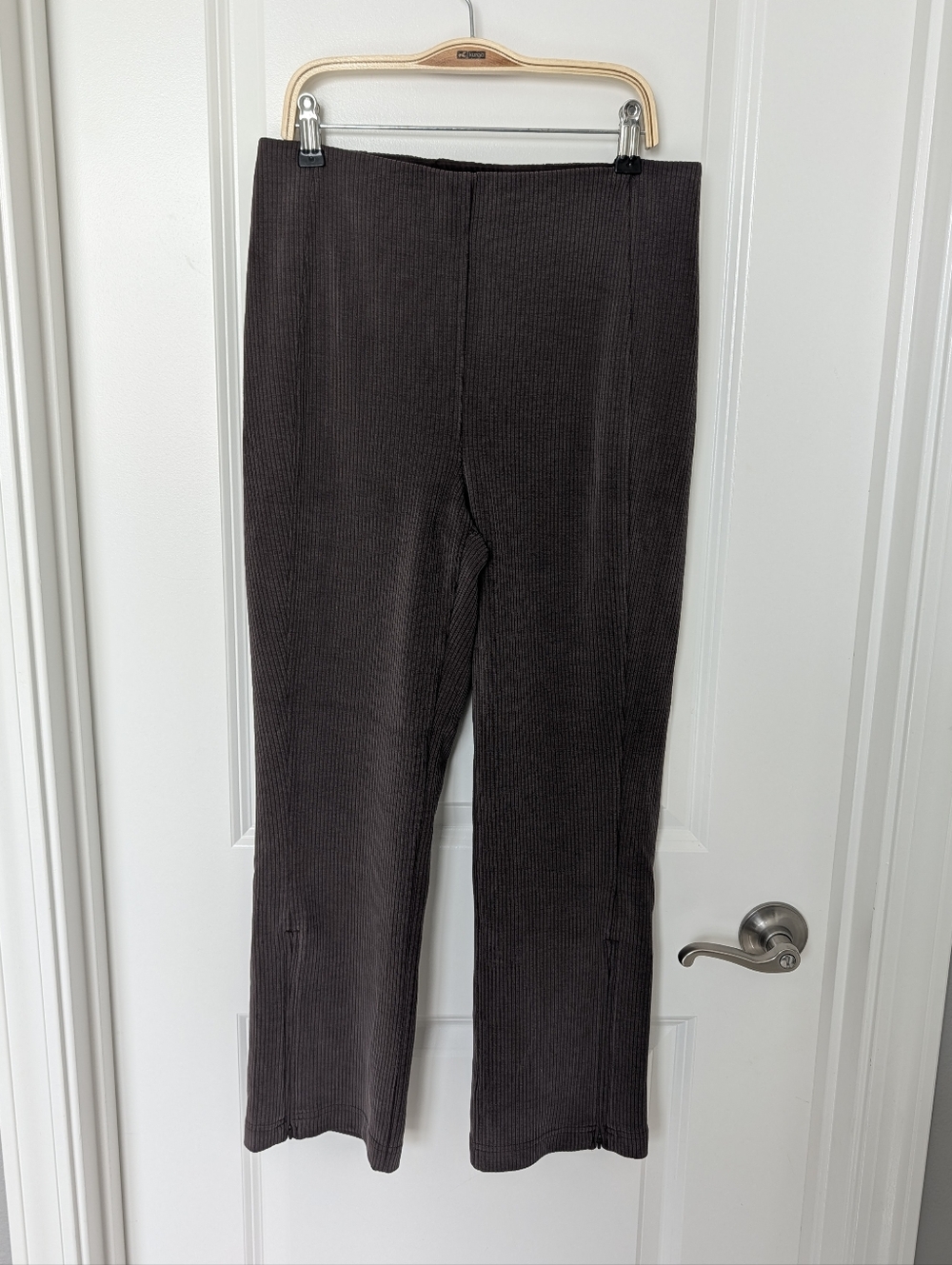 Lululemon Softstreme Ribbed Cropped Pants - Picture 3 of 9